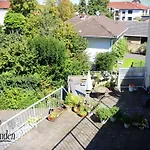 Zu Den Linden