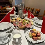 ホテル Zu Den Linden