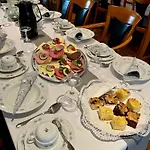 Zu Den Linden ホテル 3*
