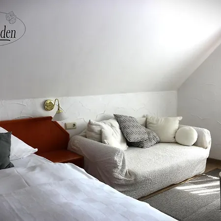 Zu Den Linden Hotel 3*