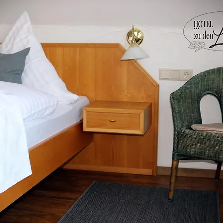 Zu Den Linden فندق