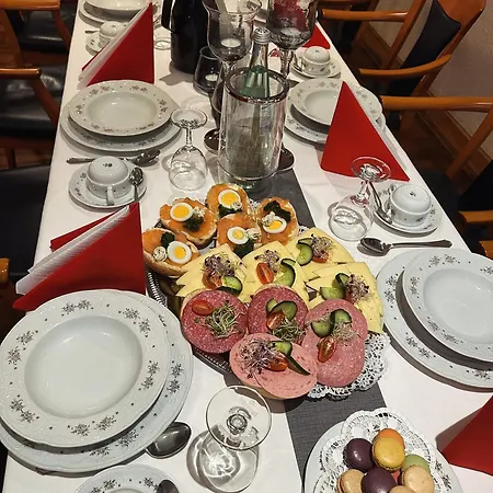 Hotel Zu Den Linden Wachtberg