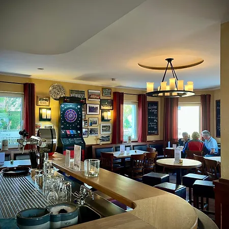 Zu Den Linden Hotel 3*