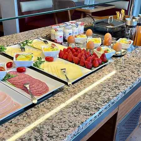 Отель Zu Den Linden Вахтберг