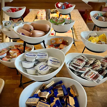 Zu Den Linden فندق فاختبيرغ