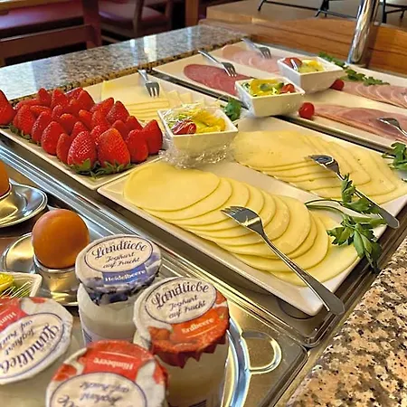 Hotel Zu Den Linden 3*