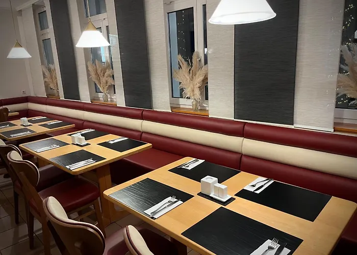 Zu Den Linden Hotel 3*