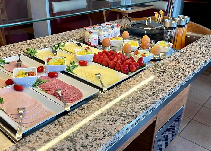 Hotel Zu Den Linden Wachtberg